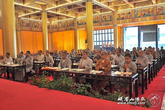 �μ���ѵ�ķ�ʦ��